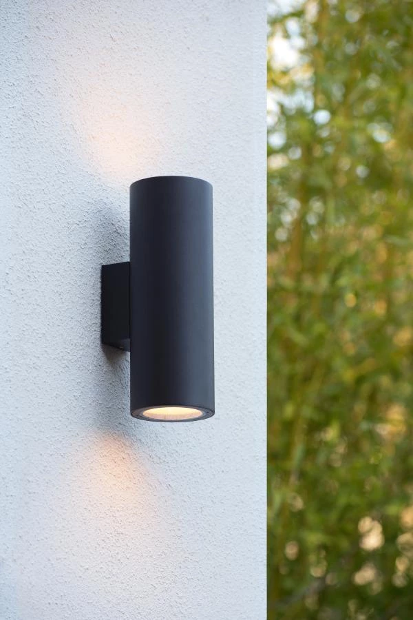 Lucide VOLANTIS - Wandstrahler / Wandleuchte Innen/Außen - 2xE27 - IP54 - Schwarz - Atmosphäre 1